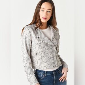 Cupcakes and Cashmere Isabell Faux-Suede Snake Print Jacket Size Medium NWT $150